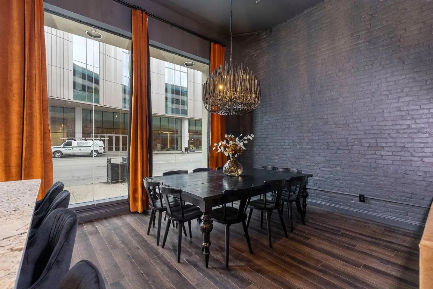 Historic District Hideaway. 4Bed Villa Louisville